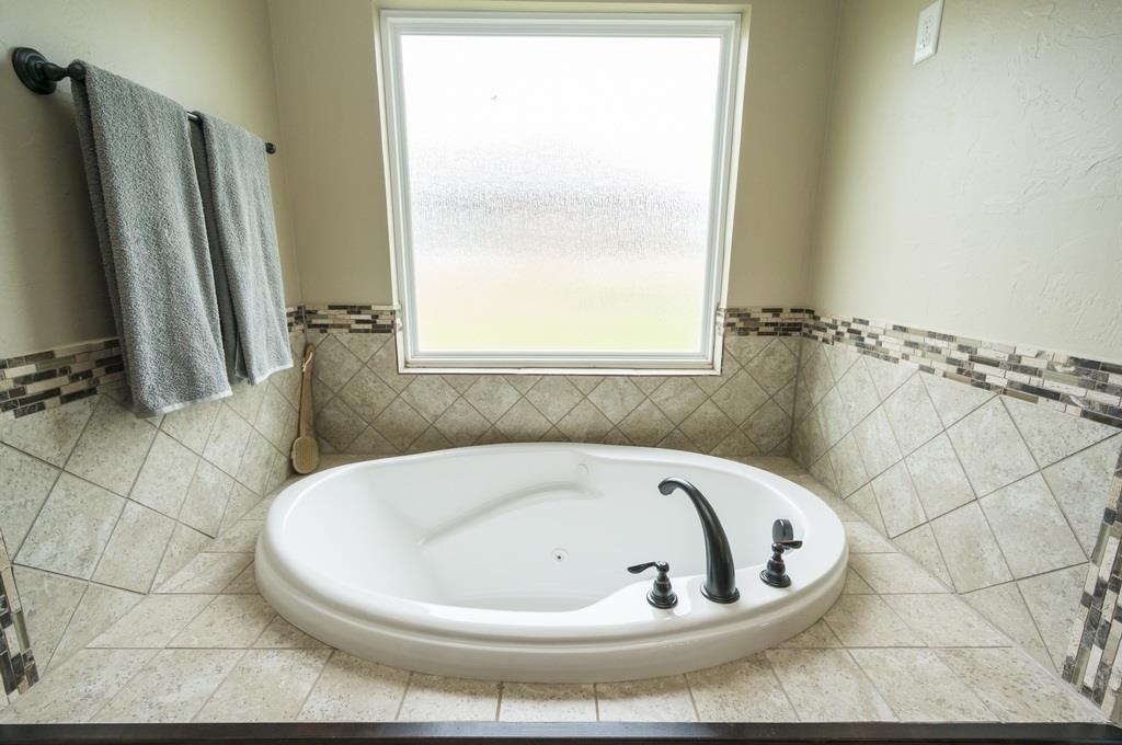 9825 NW 100th, Yukon, OK 73099 photo 20