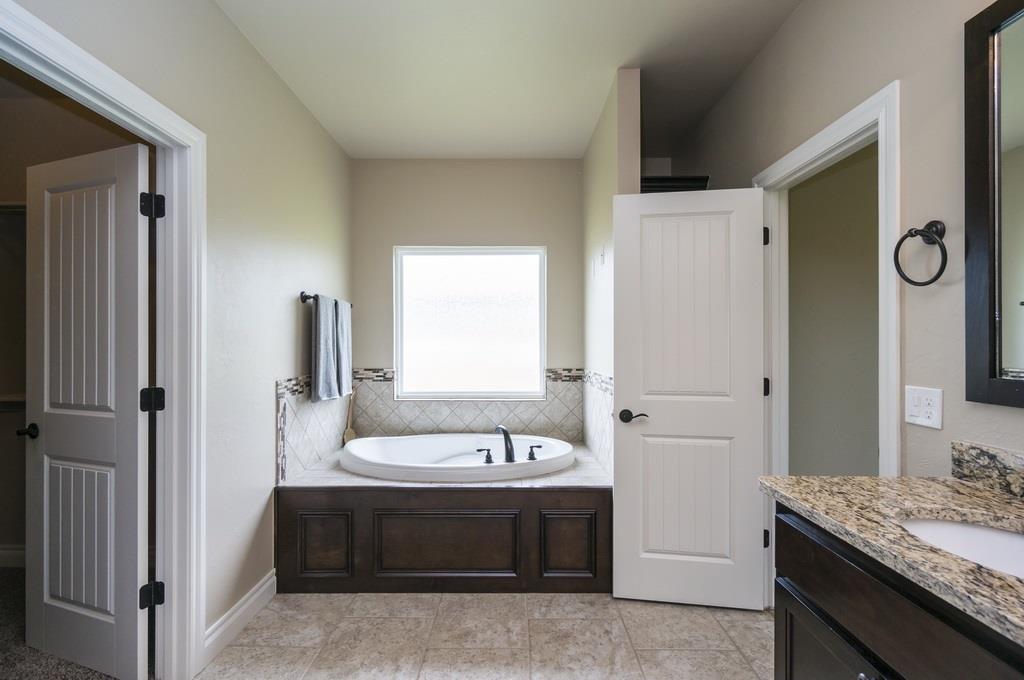 9825 NW 100th, Yukon, OK 73099 photo 19