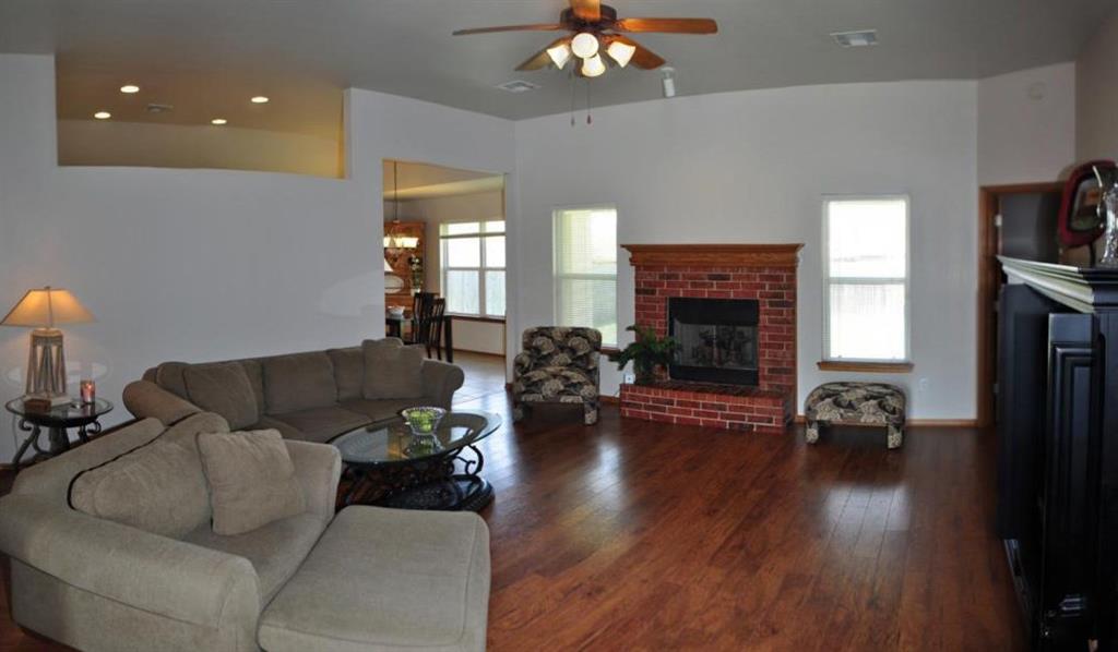 9113 Button Ave, Moore, OK 73160 photo 4