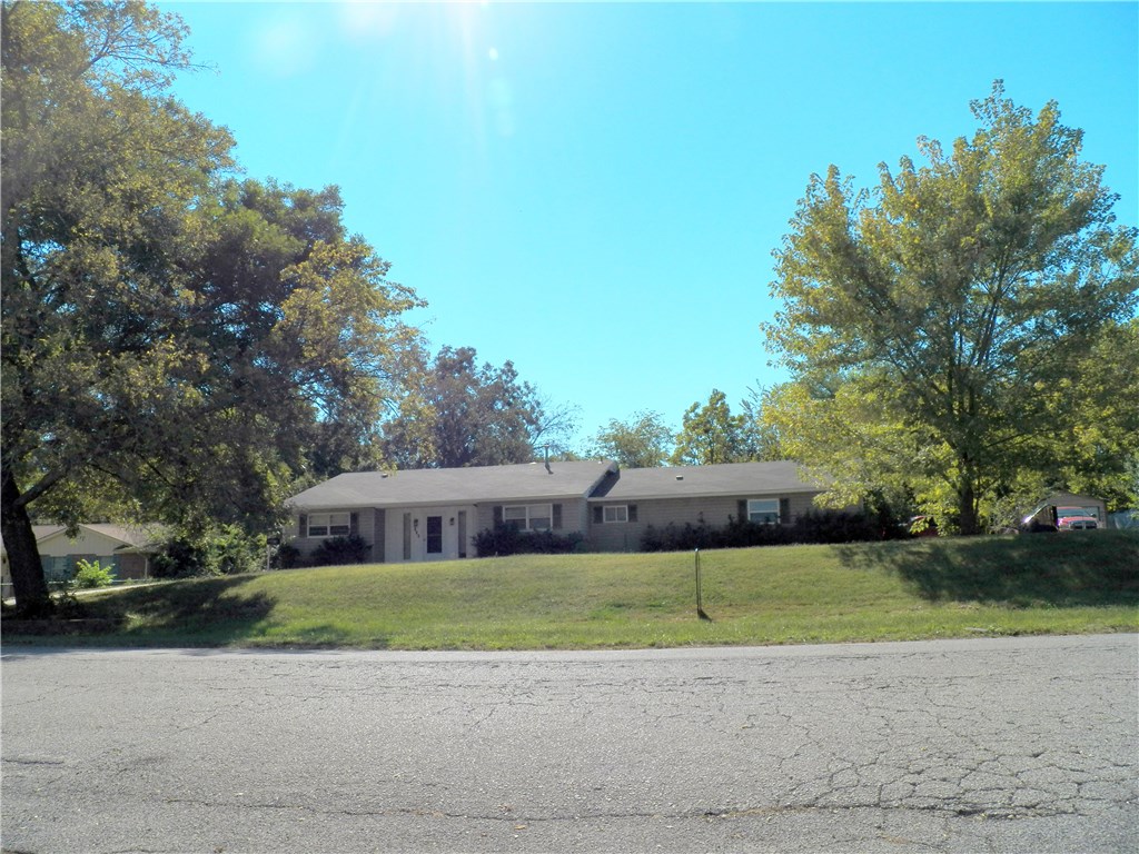 306 E Maple, Tecumseh, OK 74873 photo 1