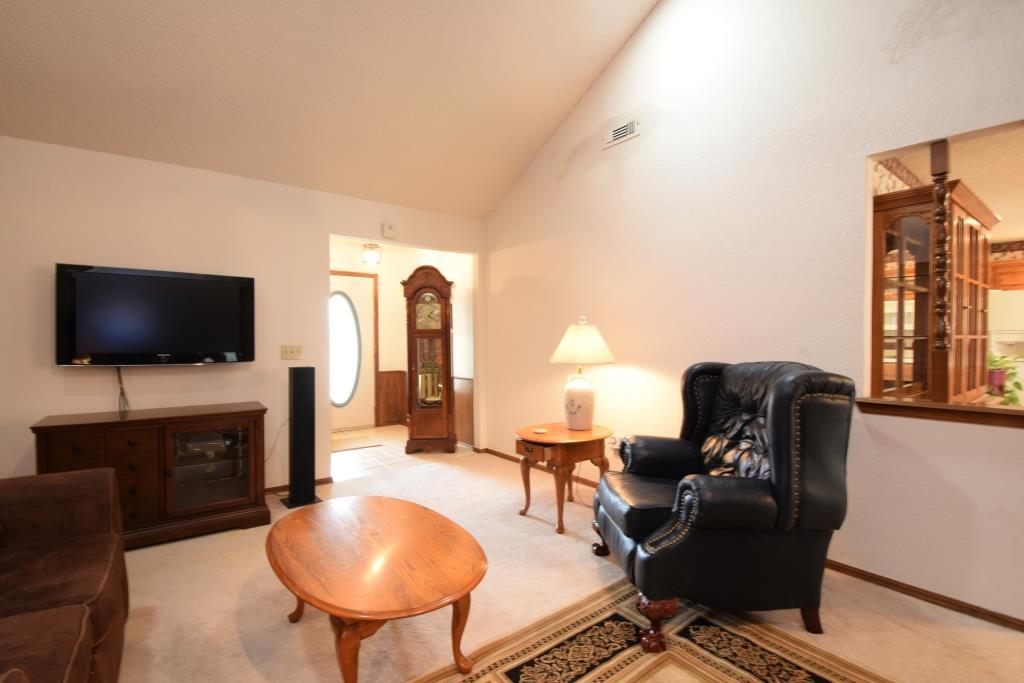 604 Randall Dr, Moore, OK 73160 photo 5