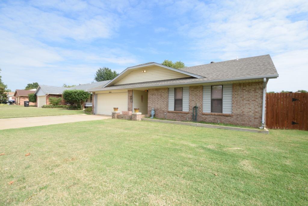 604 Randall Dr, Moore, OK 73160 photo 3