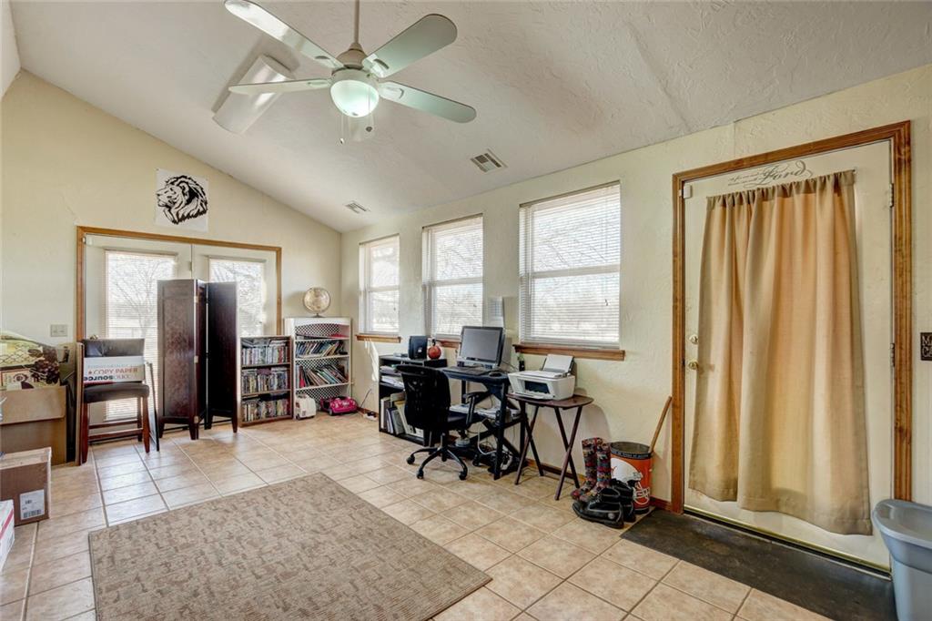 Undisclosed, Norman, OK 73026 photo 35