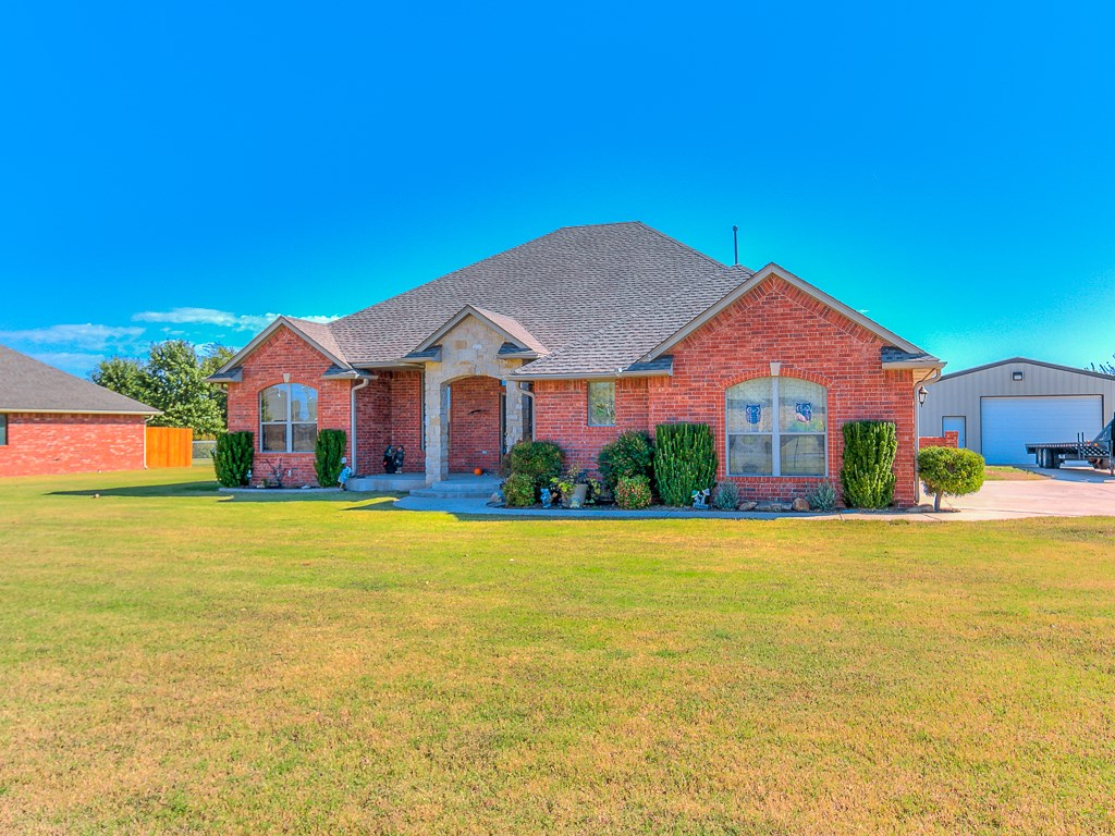 1612 Riverview Dr, Tuttle, OK 73089 photo 1