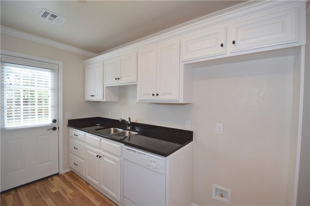 832 Eric Cir, Moore, OK 73160 photo 10