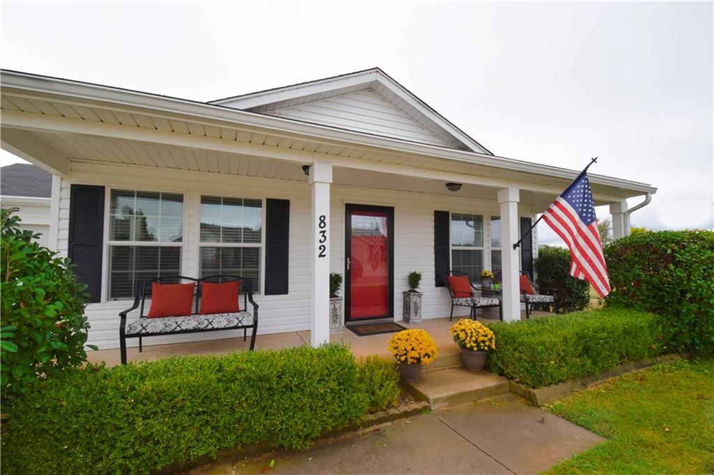 832 Eric Cir, Moore, OK 73160 photo 1