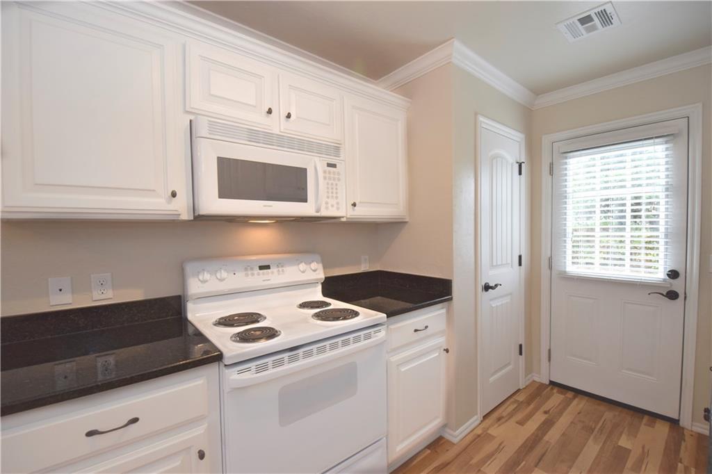 832 Eric Cir, Moore, OK 73160 photo 11