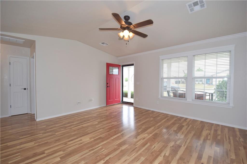 832 Eric Cir, Moore, OK 73160 photo 7