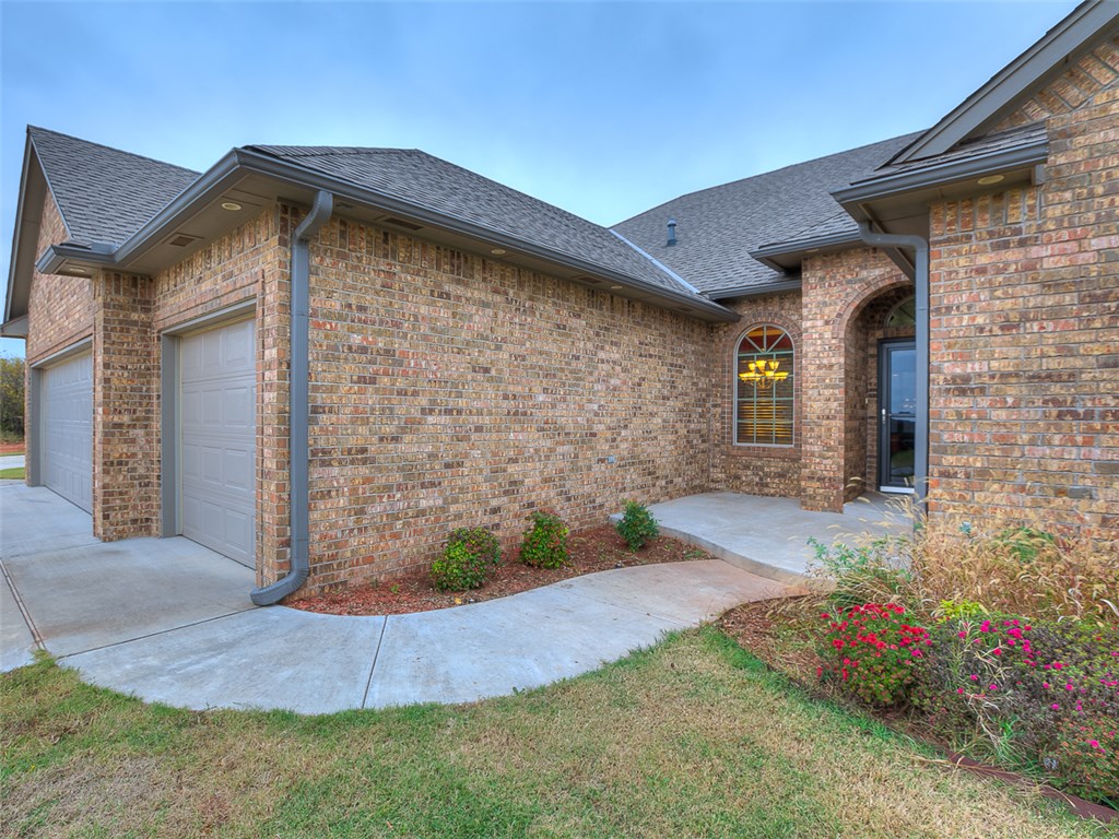 505 Arrowhead Dr, Tuttle, OK 73089 photo 4