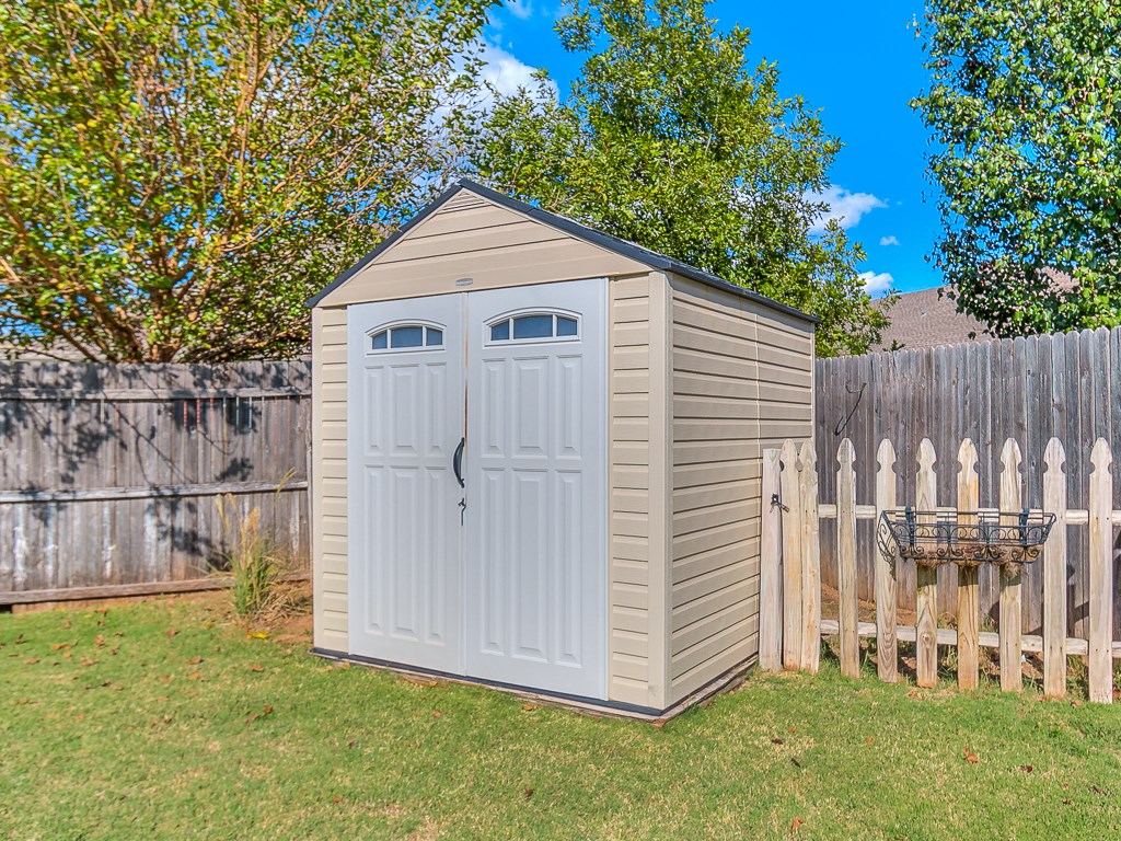 3204 Birch Dr, Moore, OK 73170 photo 8