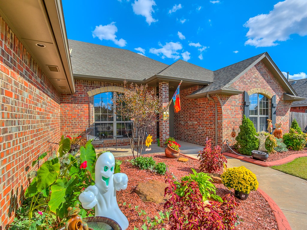 3204 Birch Dr, Moore, OK 73170 photo 3