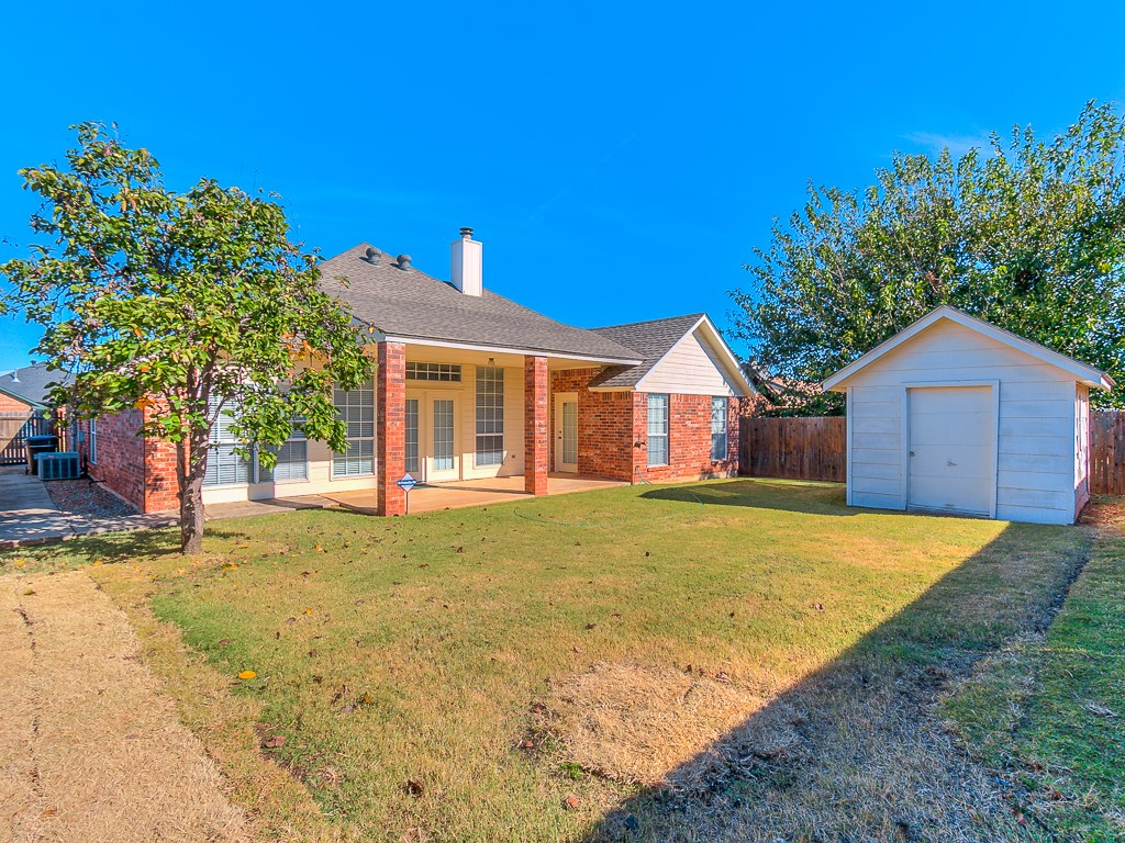 640 Fire Light Dr, Moore, OK 73160 photo 17