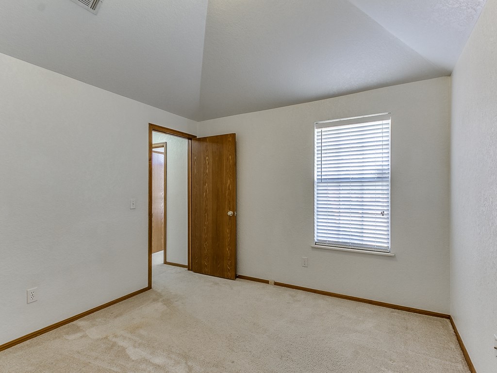 640 Fire Light Dr, Moore, OK 73160 photo 15