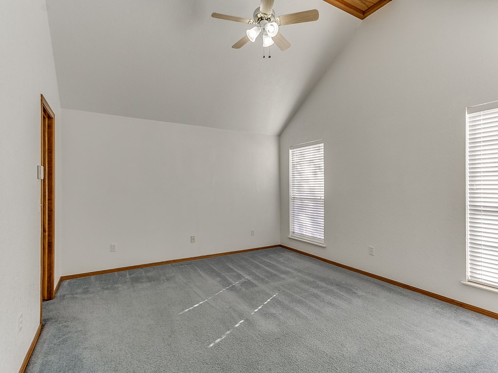 640 Fire Light Dr, Moore, OK 73160 photo 9