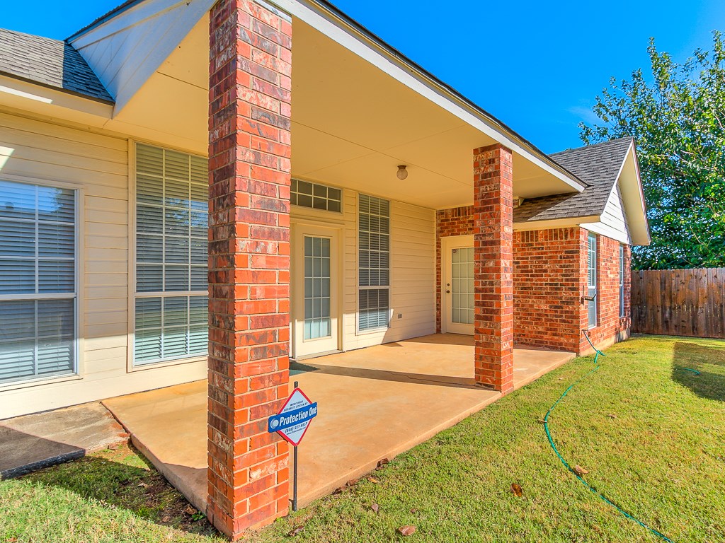 640 Fire Light Dr, Moore, OK 73160 photo 16