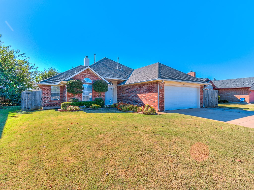 640 Fire Light Dr, Moore, OK 73160 photo 3
