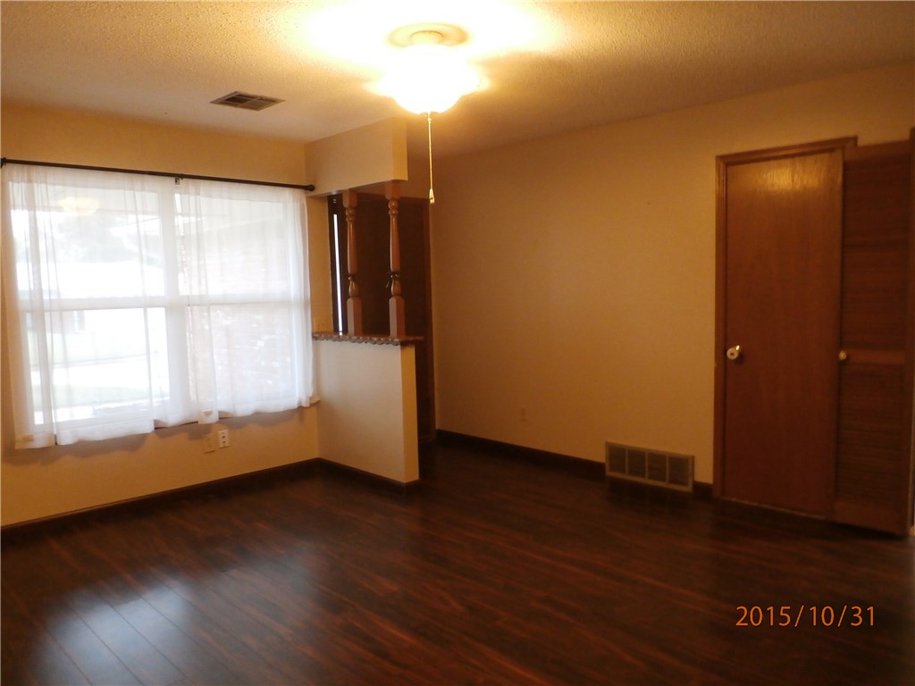 126 Oakside Dr, Moore, OK 73160 photo 5
