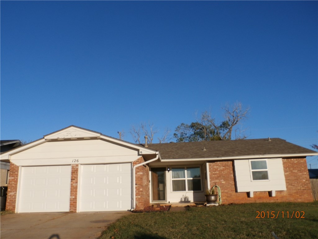 126 Oakside Dr, Moore, OK 73160 photo 1