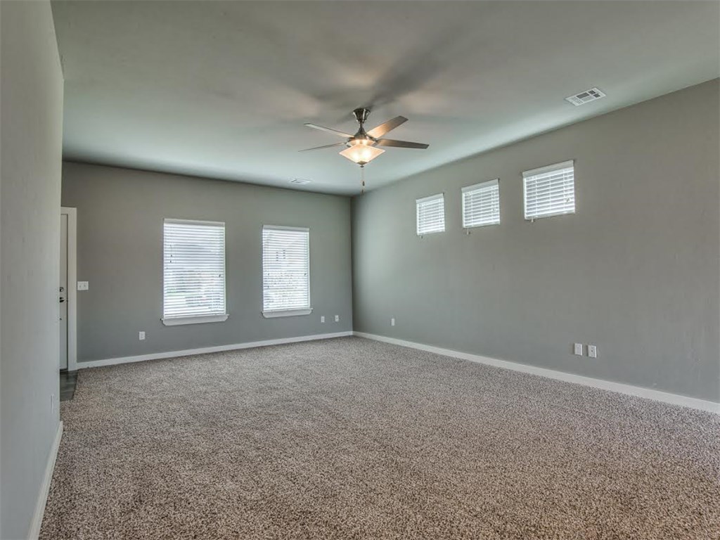 809 Lakeview Dr, Moore, OK 73160 photo 8
