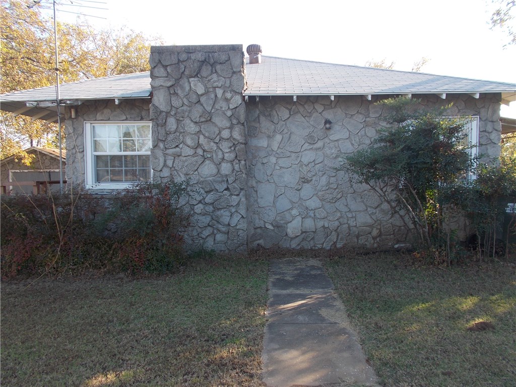 704 E Walnut, Tecumseh, OK 74873 photo 1