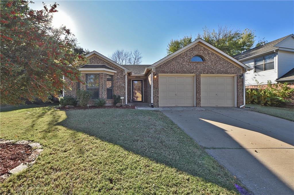 1908 Foxfire Rd, Edmond, OK 73003 photo 1
