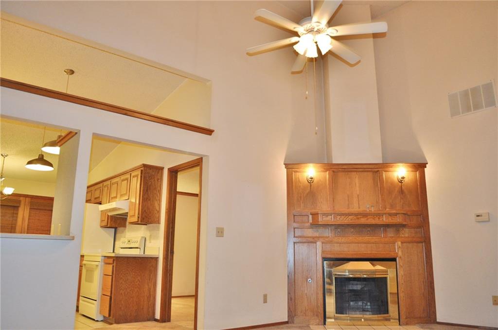 512 Stoneridge Dr, Moore, OK 73160 photo 3