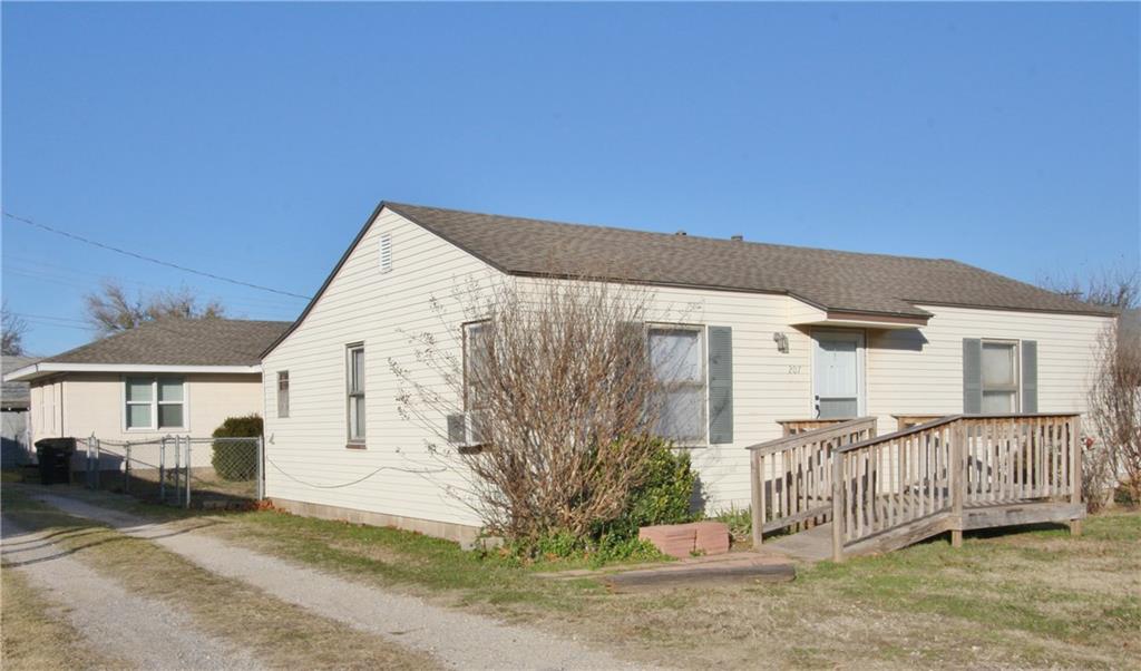 207 SE 3rd, Moore, OK 73160 photo 1