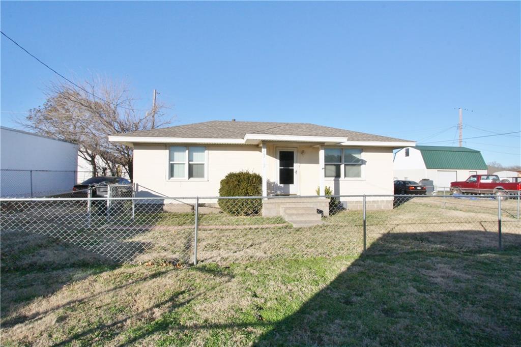 207 SE 3rd, Moore, OK 73160 photo 3