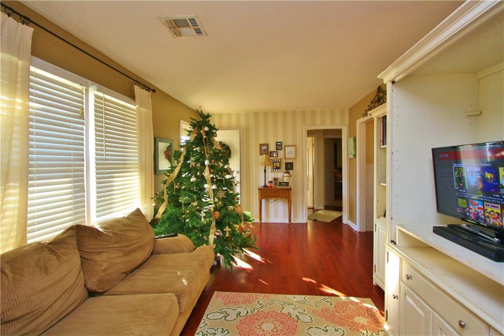 207 SE 3rd, Moore, OK 73160 photo 7