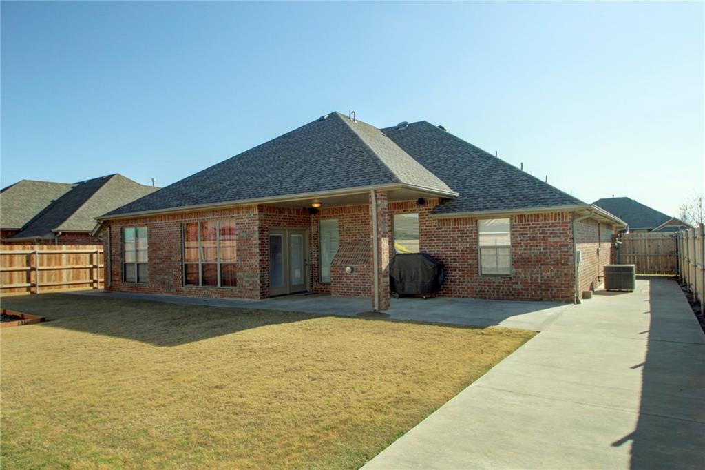 2129 Oak Dr, Moore, OK 73170 photo 28