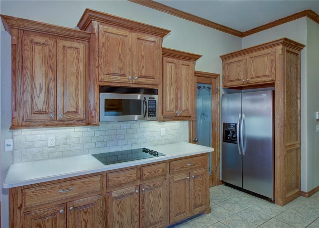 2129 Oak Dr, Moore, OK 73170 photo 9