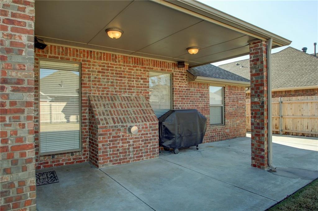 2129 Oak Dr, Moore, OK 73170 photo 29