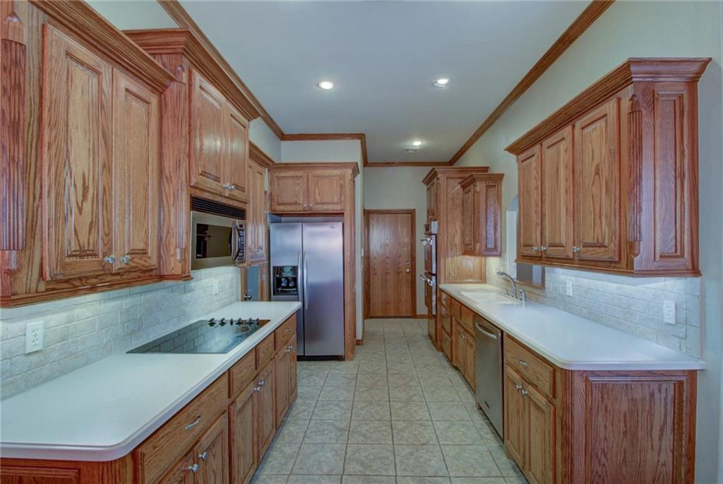 2129 Oak Dr, Moore, OK 73170 photo 8