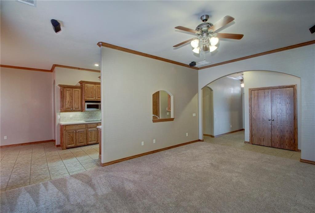 2129 Oak Dr, Moore, OK 73170 photo 5