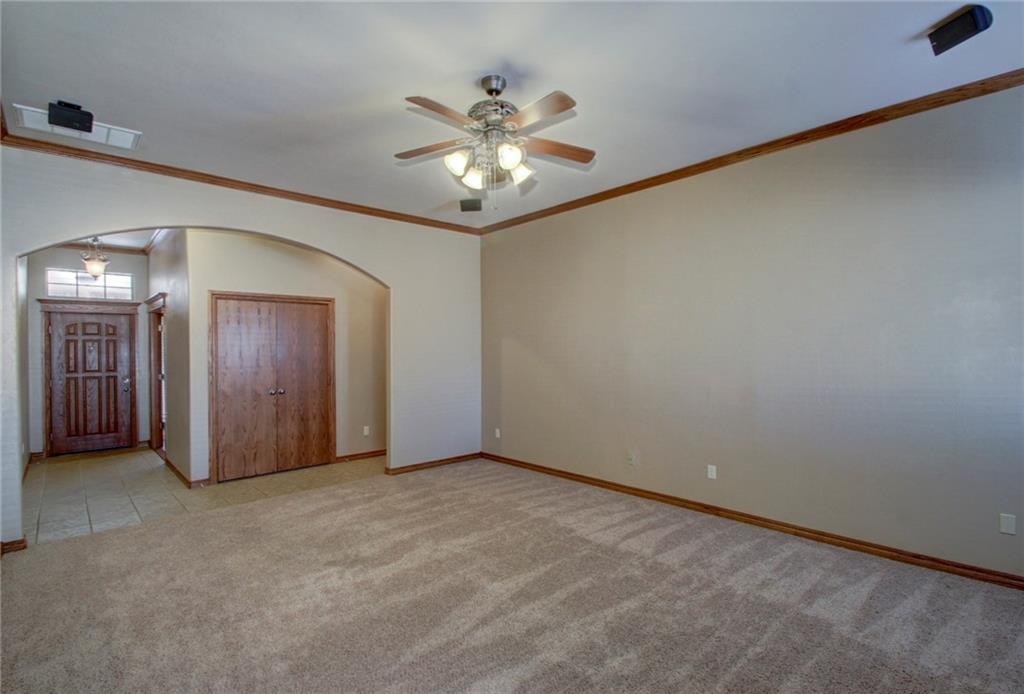 2129 Oak Dr, Moore, OK 73170 photo 6