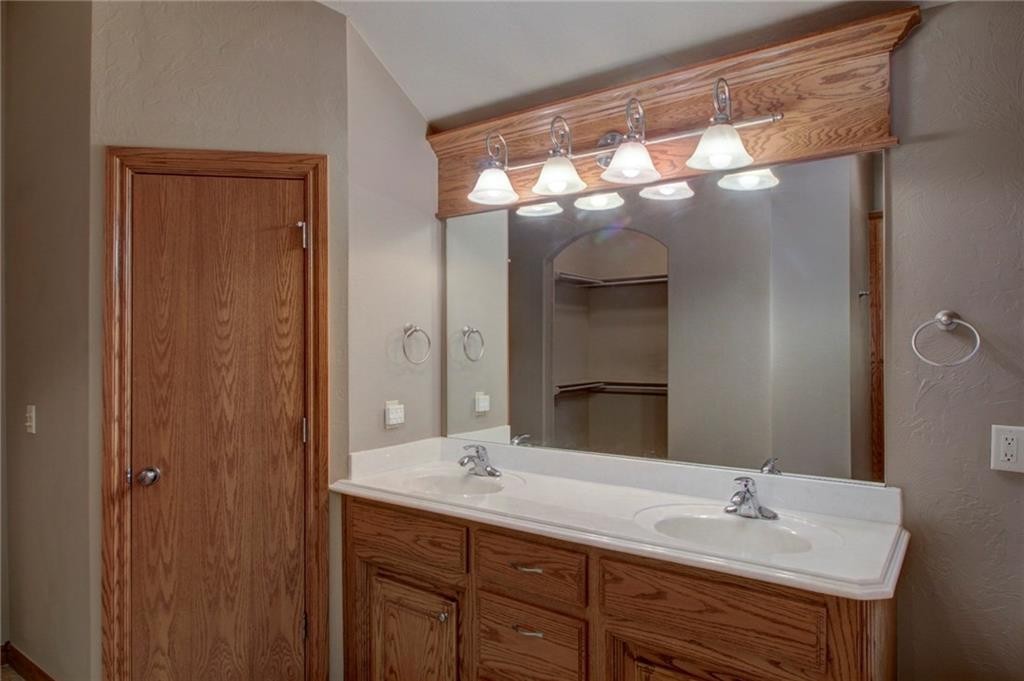 2129 Oak Dr, Moore, OK 73170 photo 15