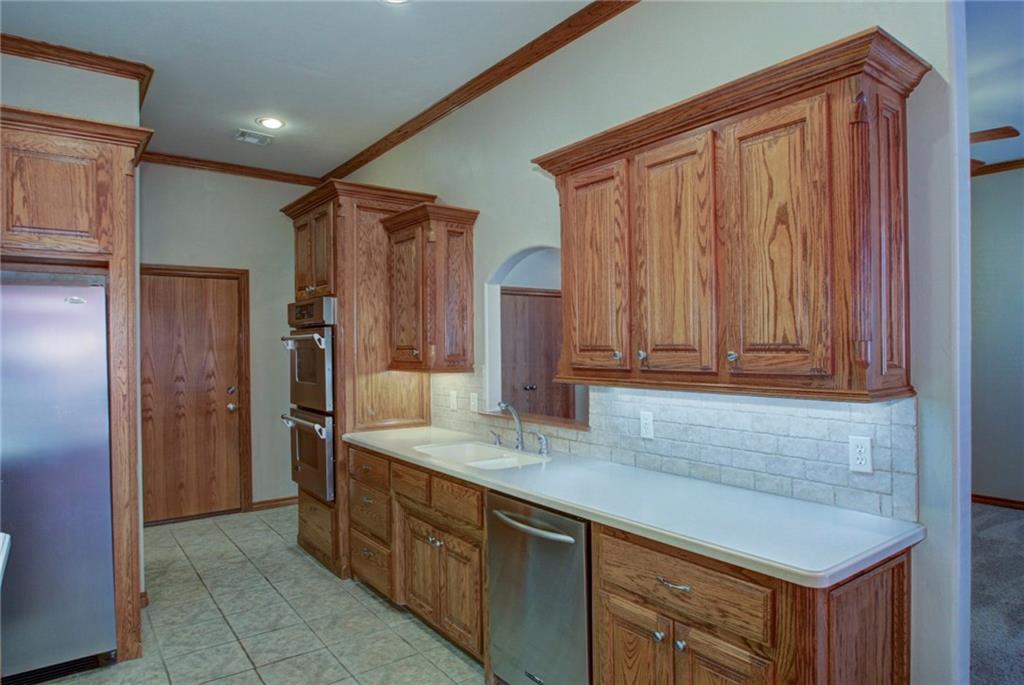 2129 Oak Dr, Moore, OK 73170 photo 10
