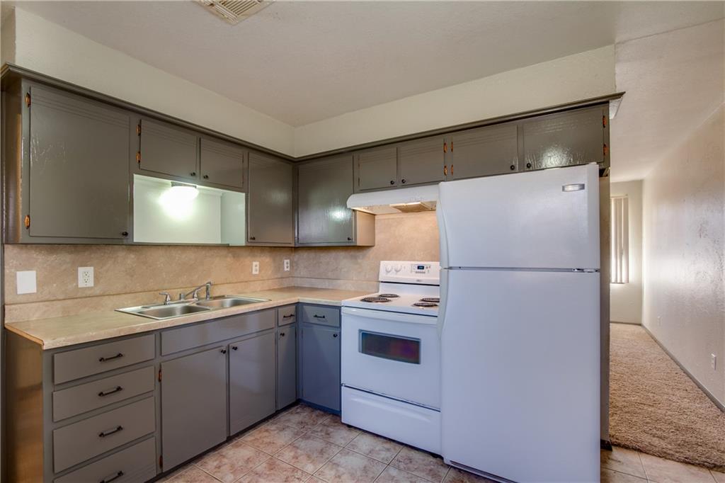 319 E Cedar Ln, Mustang, OK 73064 photo 8