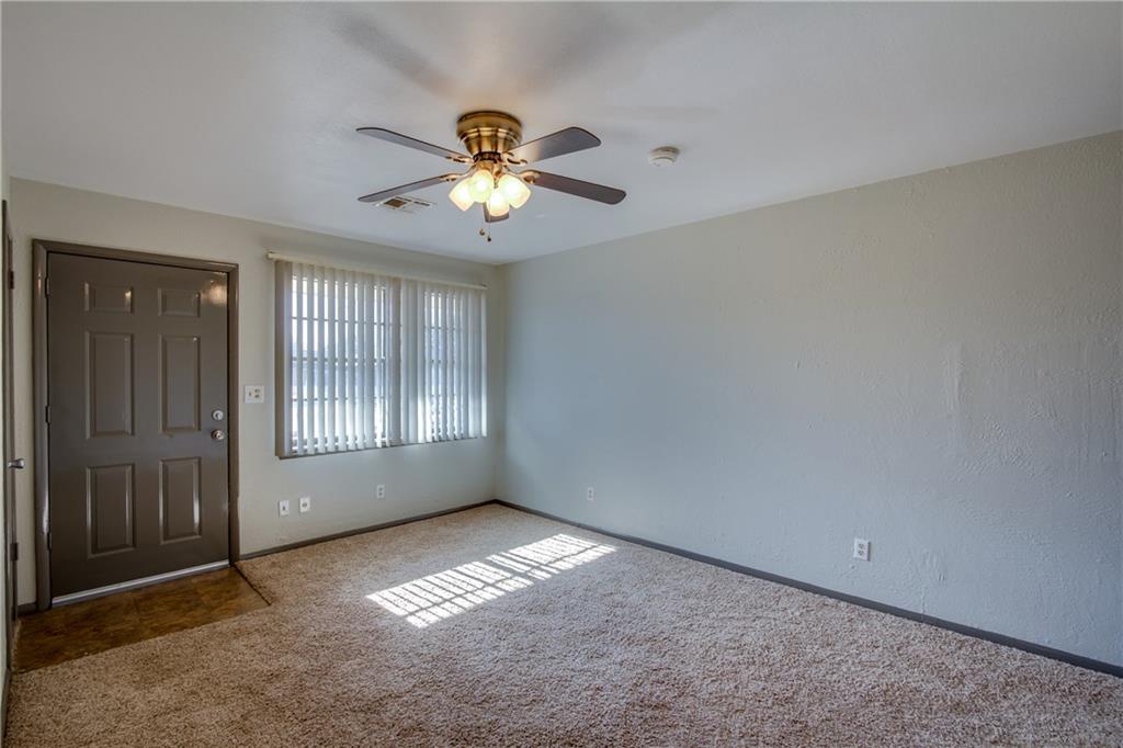 319 E Cedar Ln, Mustang, OK 73064 photo 5
