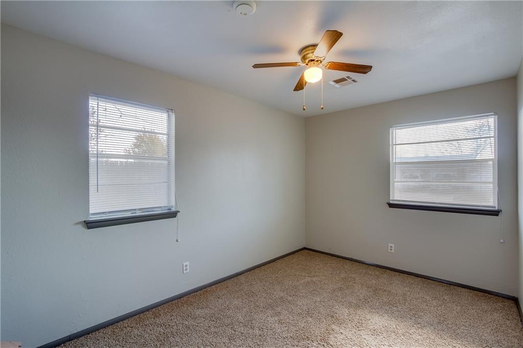 319 E Cedar Ln, Mustang, OK 73064 photo 10