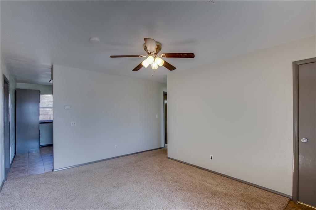 319 E Cedar Ln, Mustang, OK 73064 photo 7