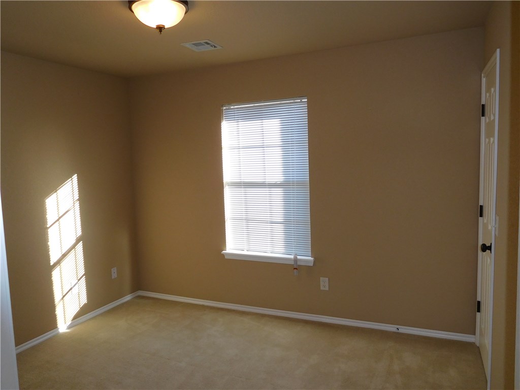 Undisclosed, Moore, OK 73160 photo 12