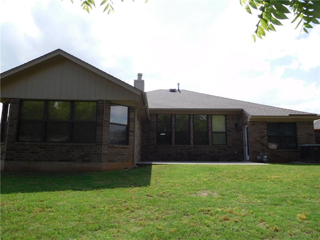 Undisclosed, Moore, OK 73160 photo 14