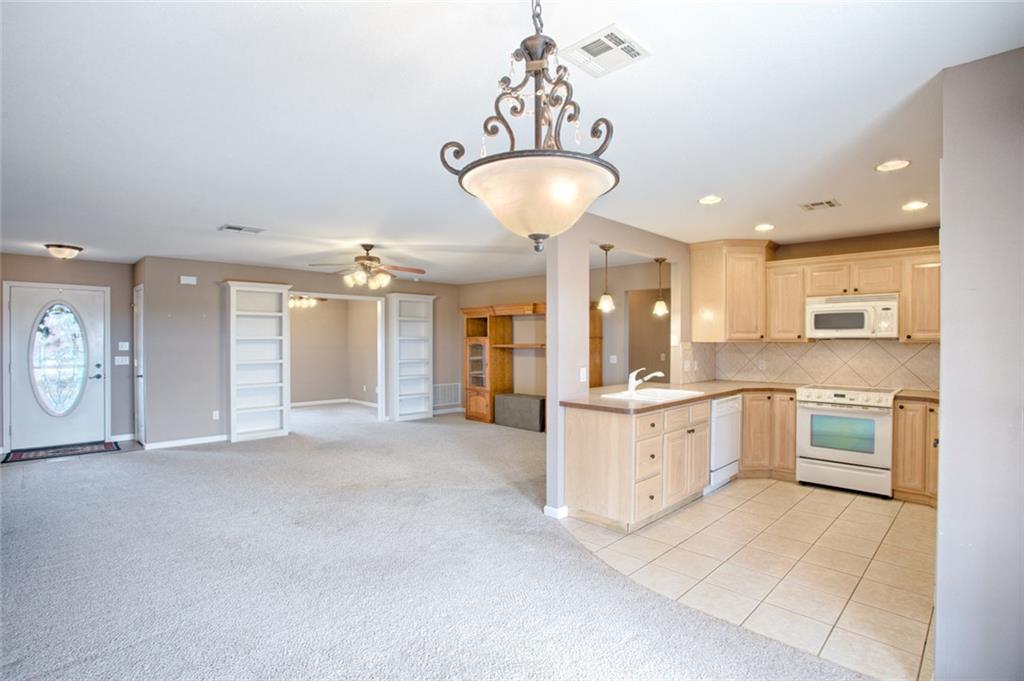 316 Silver Leaf Pl, Tuttle, OK 73089 photo 10