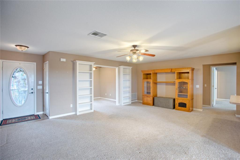 316 Silver Leaf Pl, Tuttle, OK 73089 photo 6