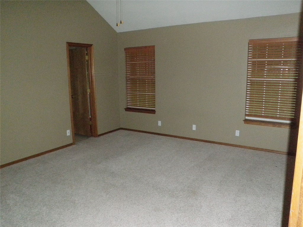 7401 E Waterloo Rd, Edmond, OK 73034 photo 9