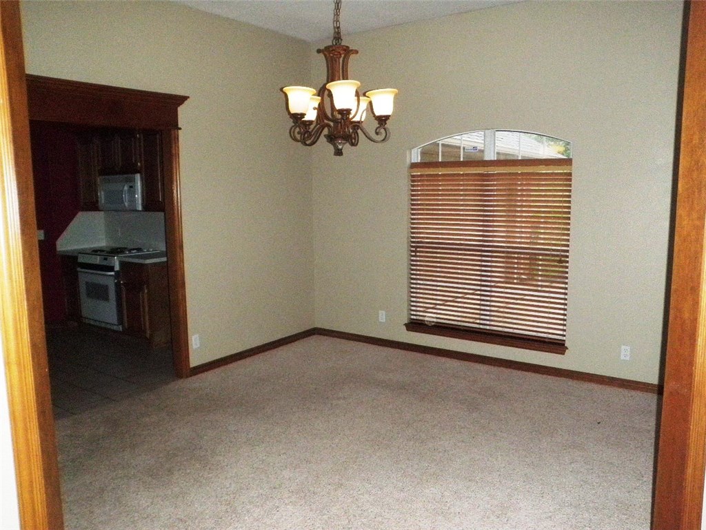 7401 E Waterloo Rd, Edmond, OK 73034 photo 5