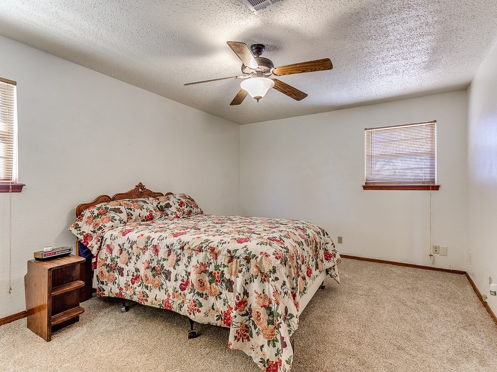 Undisclosed, Mcloud, OK 74851 photo 15