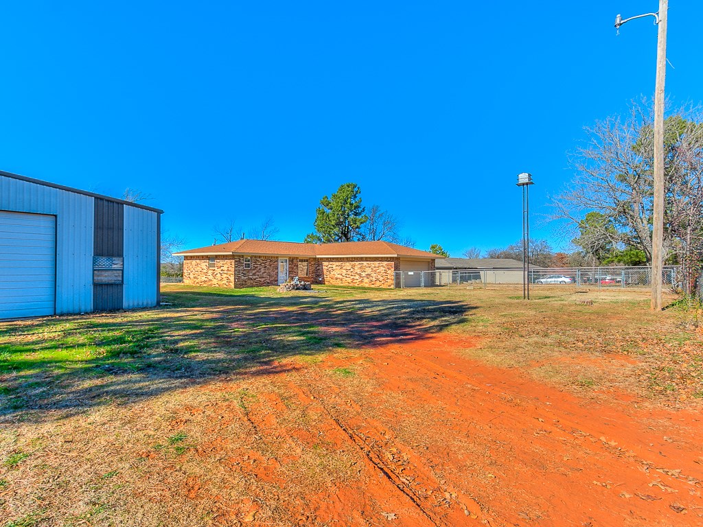 Undisclosed, Mcloud, OK 74851 photo 23