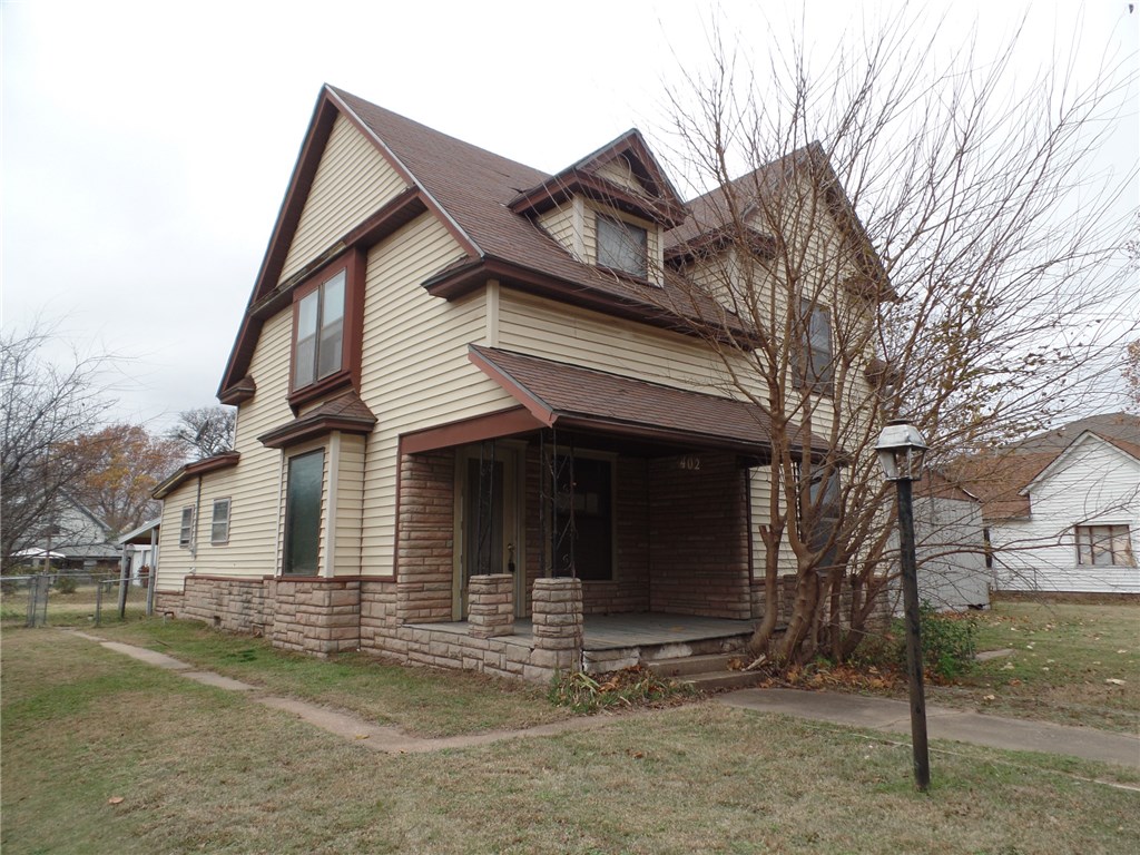 402 N Kickapoo Ave, Shawnee, OK 74801 photo 1
